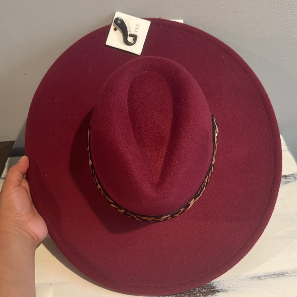 Felt hat with cheetah inspired belt - Picture 4 of 7